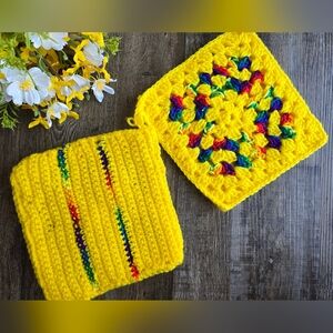 Set 2 Vintage Handmade Crochet Granny Square Potholders Hanging‎ Yellow Retro